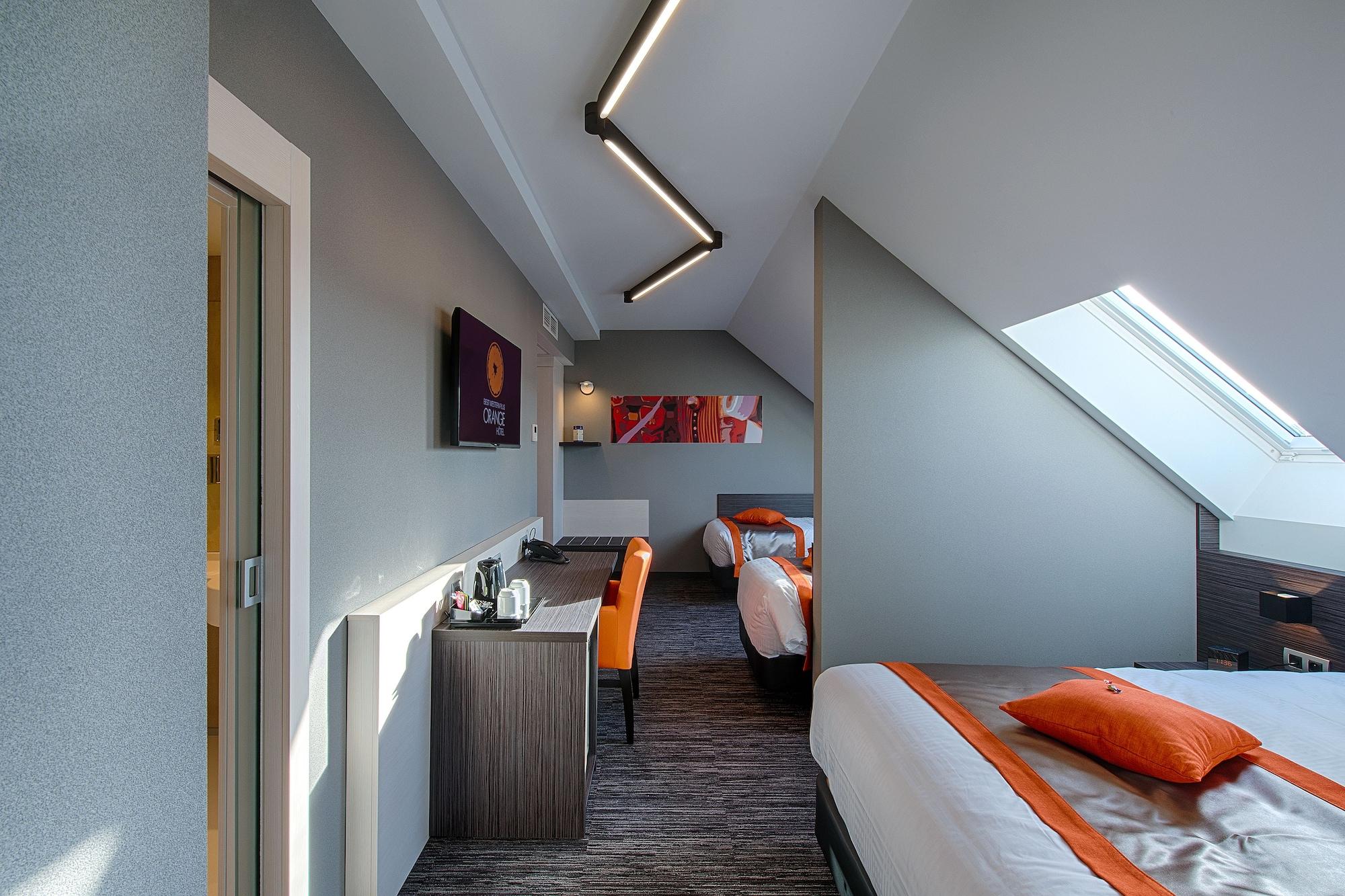Orange Hotel La Louvière Екстериор снимка