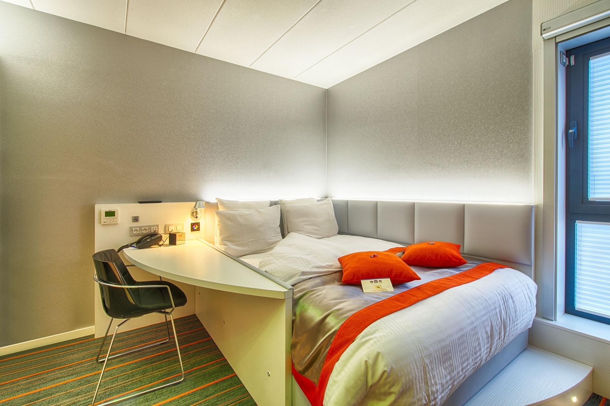 Orange Hotel La Louvière Екстериор снимка